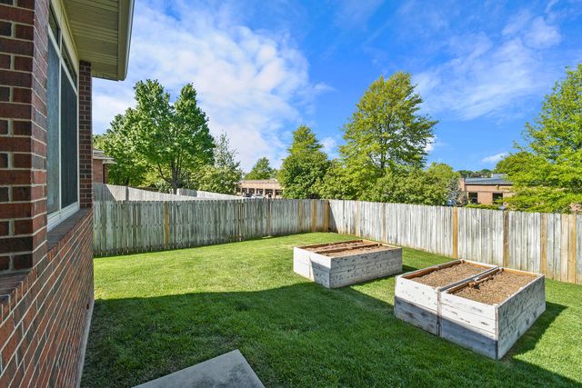 3243 S Kickapoo Avenue, Springfield, MO 65804