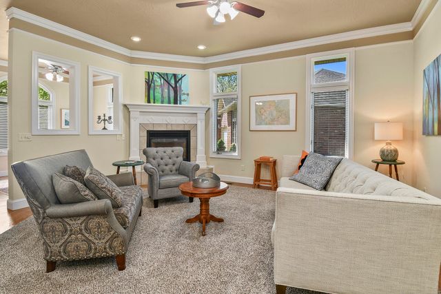 3243 S Kickapoo Avenue, Springfield, MO 65804