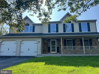 4590 DELMAR DR, Reading, PA 19606