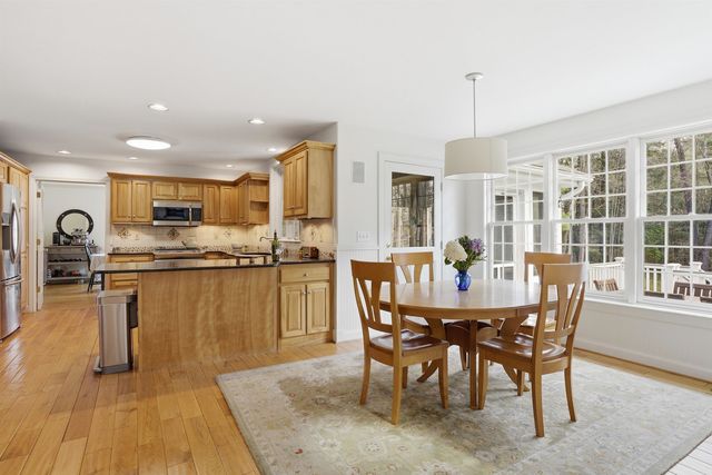 28 Wright Acres Road, Bedford, NH 03110