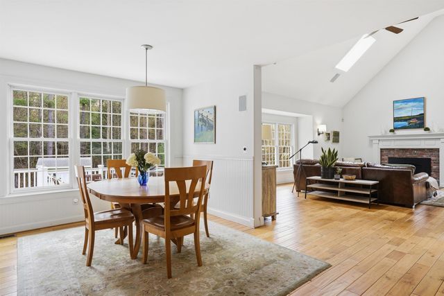 28 Wright Acres Road, Bedford, NH 03110