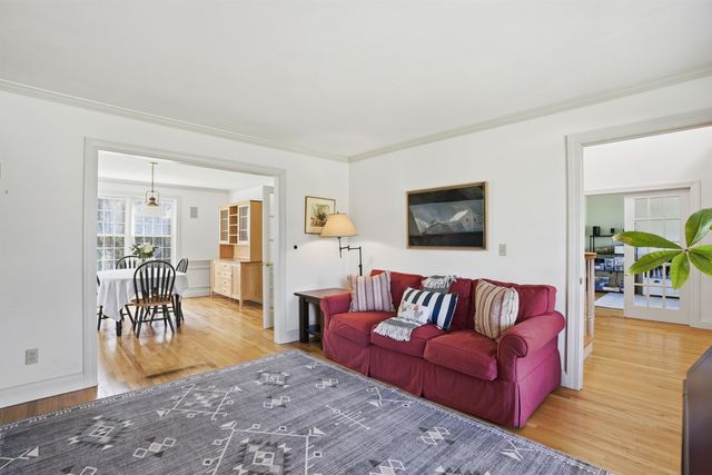28 Wright Acres Road, Bedford, NH 03110