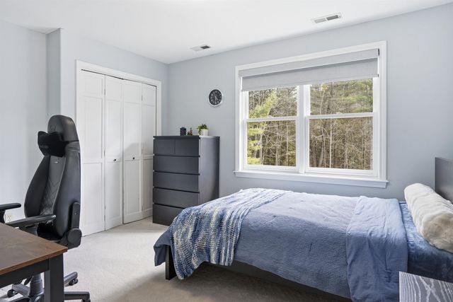 28 Wright Acres Road, Bedford, NH 03110