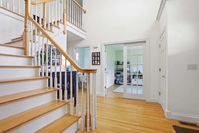 28 Wright Acres Road, Bedford, NH 03110