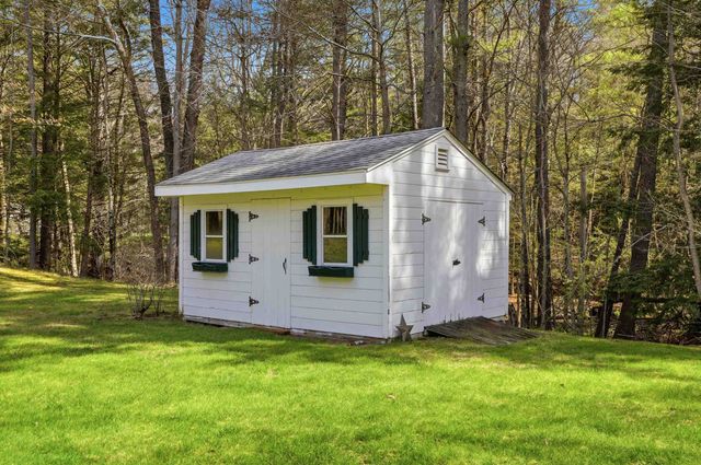 28 Wright Acres Road, Bedford, NH 03110