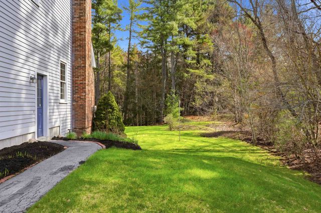 28 Wright Acres Road, Bedford, NH 03110