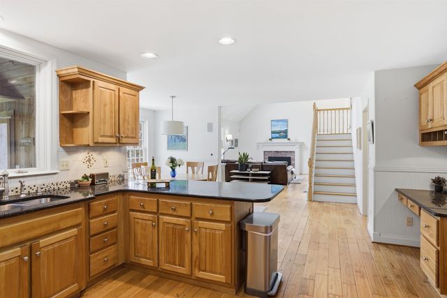 28 Wright Acres Road, Bedford, NH 03110