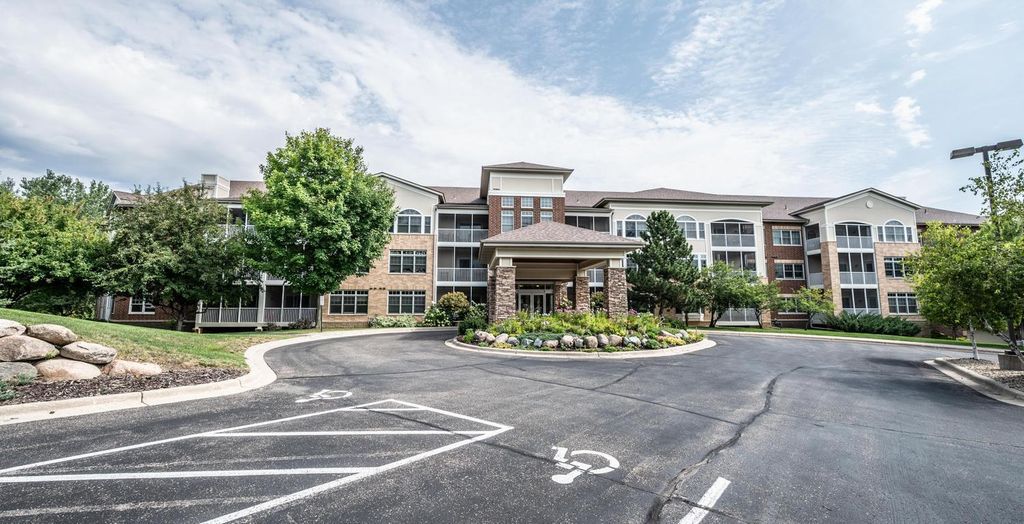 500 Greenhaven Drive 205, Burnsville, MN 55306 — exterior