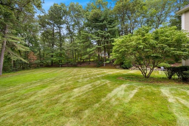 105 Flint Farm Rd, Middleton, MA 01949