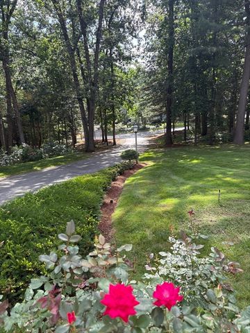 105 Flint Farm Rd, Middleton, MA 01949