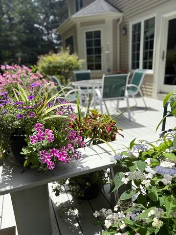 105 Flint Farm Rd, Middleton, MA 01949