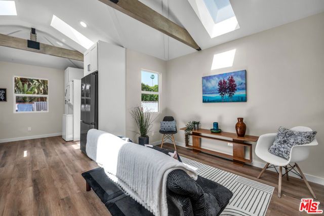 2319 Teviot Street, Los Angeles, CA 90039