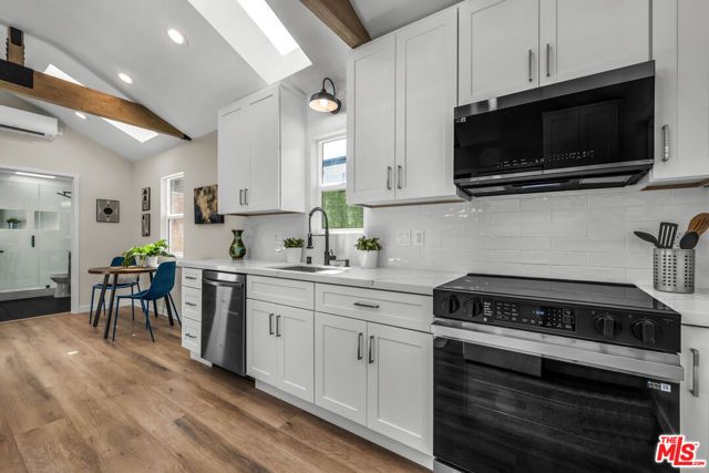 2319 Teviot Street, Los Angeles, CA 90039