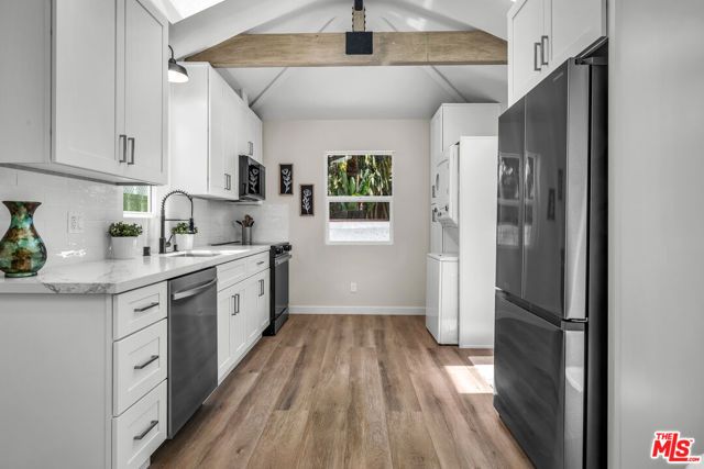 2319 Teviot Street, Los Angeles, CA 90039