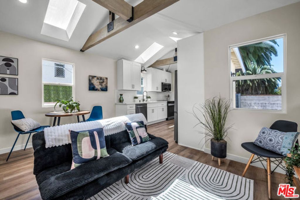 2319 Teviot Street, Los Angeles, CA 90039