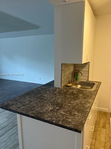 1958 Monroe Street 208, Hollywood, FL 33020