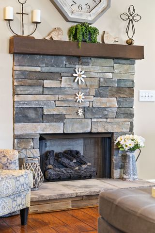 130 Tison Ln, Cottontown, TN 37048