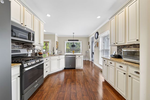 130 Tison Ln, Cottontown, TN 37048