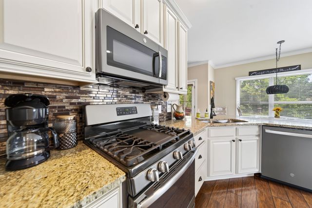 130 Tison Ln, Cottontown, TN 37048