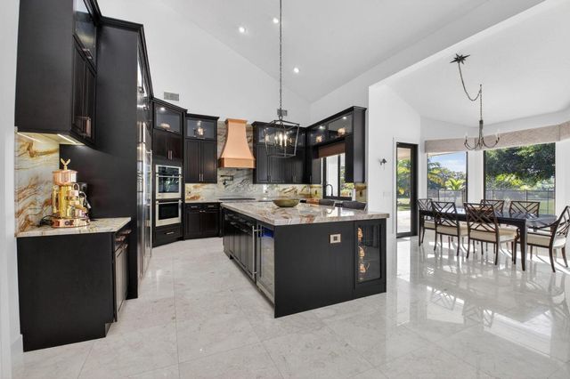 10236 La Reina Road, Delray Beach, FL 33446