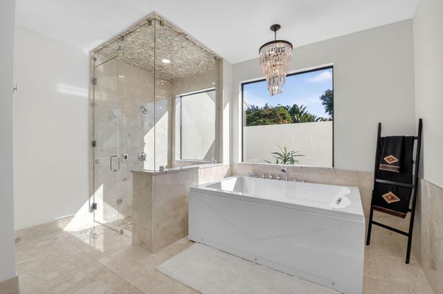 10236 La Reina Road, Delray Beach, FL 33446