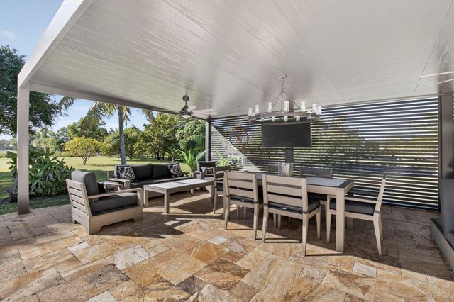 10236 La Reina Road, Delray Beach, FL 33446