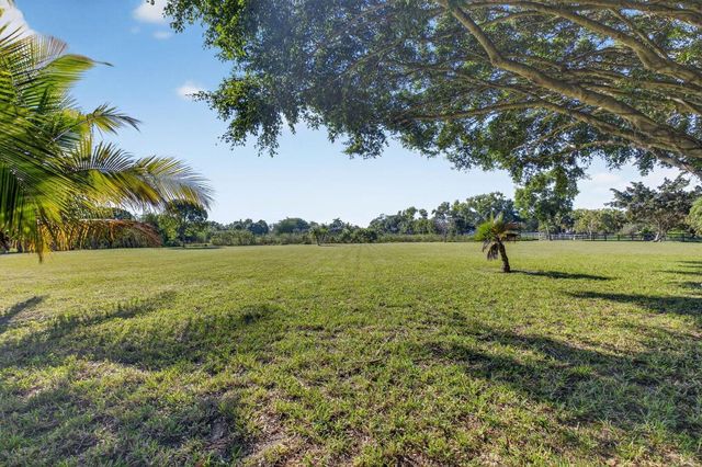 10236 La Reina Road, Delray Beach, FL 33446