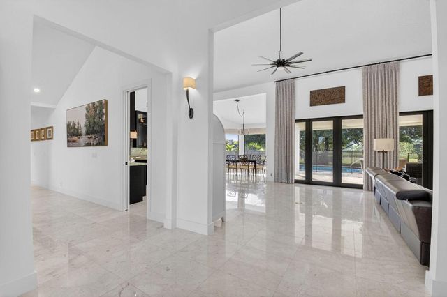 10236 La Reina Road, Delray Beach, FL 33446