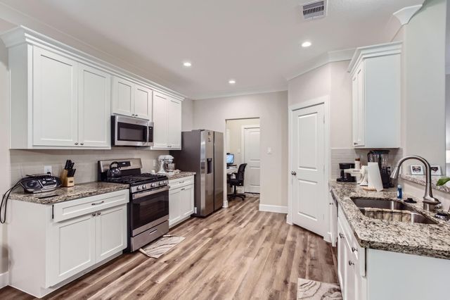 418 Pebble Drive, Dayton, TX 77535