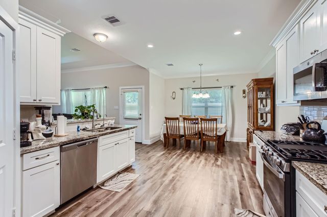 418 Pebble Drive, Dayton, TX 77535