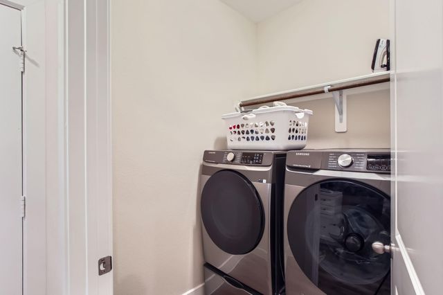 418 Pebble Drive, Dayton, TX 77535