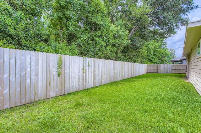 418 Pebble Drive, Dayton, TX 77535