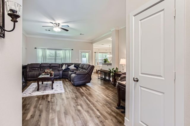 418 Pebble Drive, Dayton, TX 77535