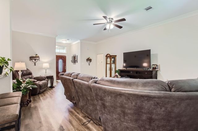 418 Pebble Drive, Dayton, TX 77535