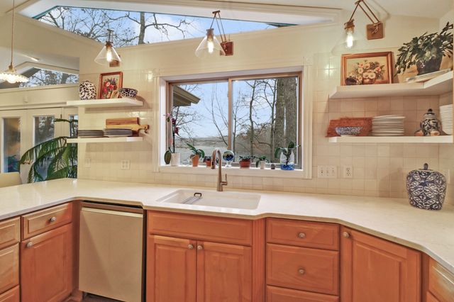 138 Rutgers Cir, Crossville, TN 38558