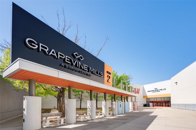 843 E Wall Street, Grapevine, TX 76051