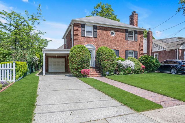 11 Garden Drive, Lynbrook, NY 11563
