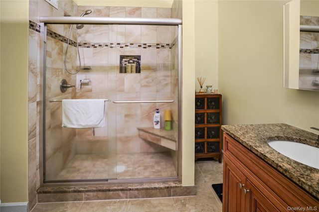 2860 Nicole Court, Oceanside, NY 11572