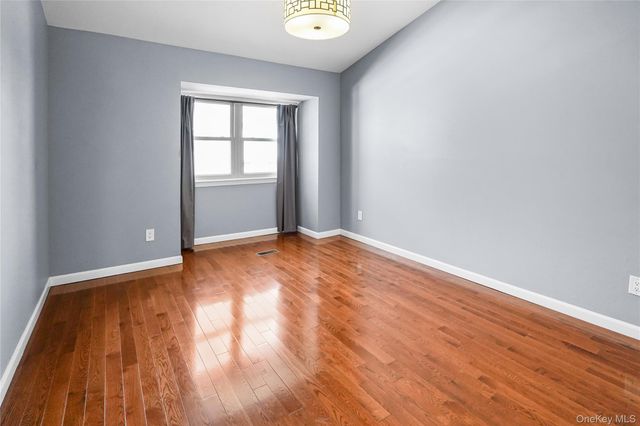 2860 Nicole Court, Oceanside, NY 11572