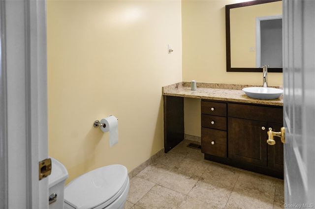 2860 Nicole Court, Oceanside, NY 11572