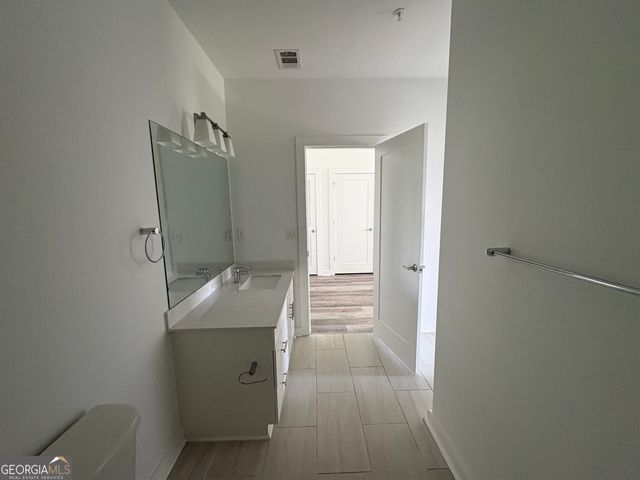 525 Parkway Drive NE APT 512, Atlanta, GA 30308