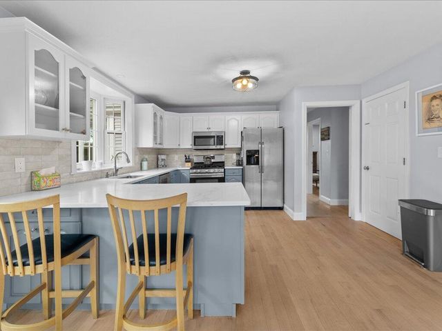 266 Algonquin Avenue, Mashpee, MA 02649