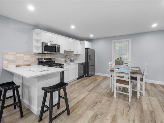 266 Algonquin Avenue, Mashpee, MA 02649
