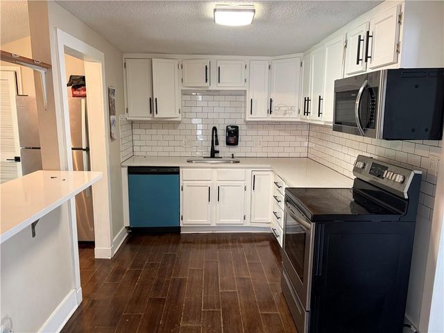 106 W 80th Street, Kansas City, MO 64114