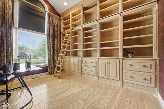 8101 Wellsbrook Drive, Indianapolis, IN 46278