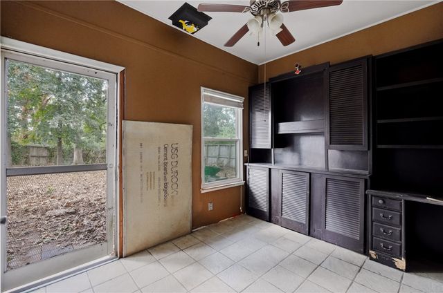 13 Sheneman Drive, Bella Vista, AR 72715