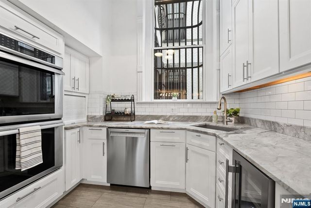 83 Montgomery Street 201, Jersey City, NJ 07302