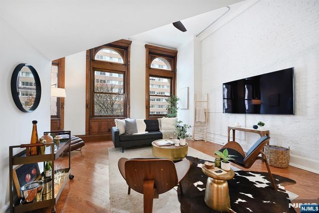 83 Montgomery Street 201, Jersey City, NJ 07302