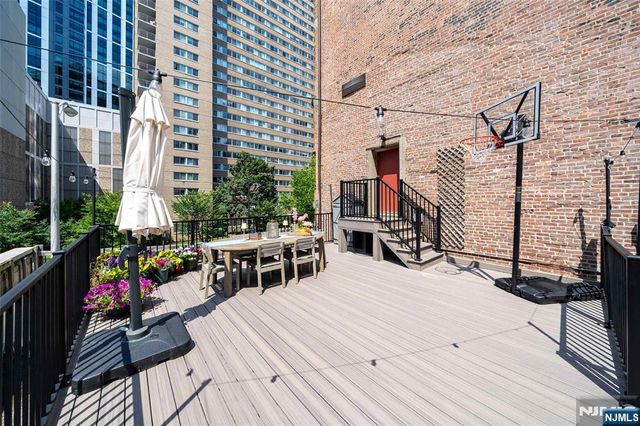 83 Montgomery Street 201, Jersey City, NJ 07302