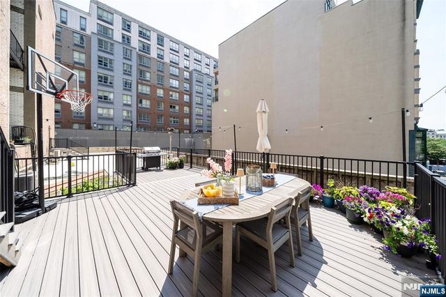 83 Montgomery Street 201, Jersey City, NJ 07302